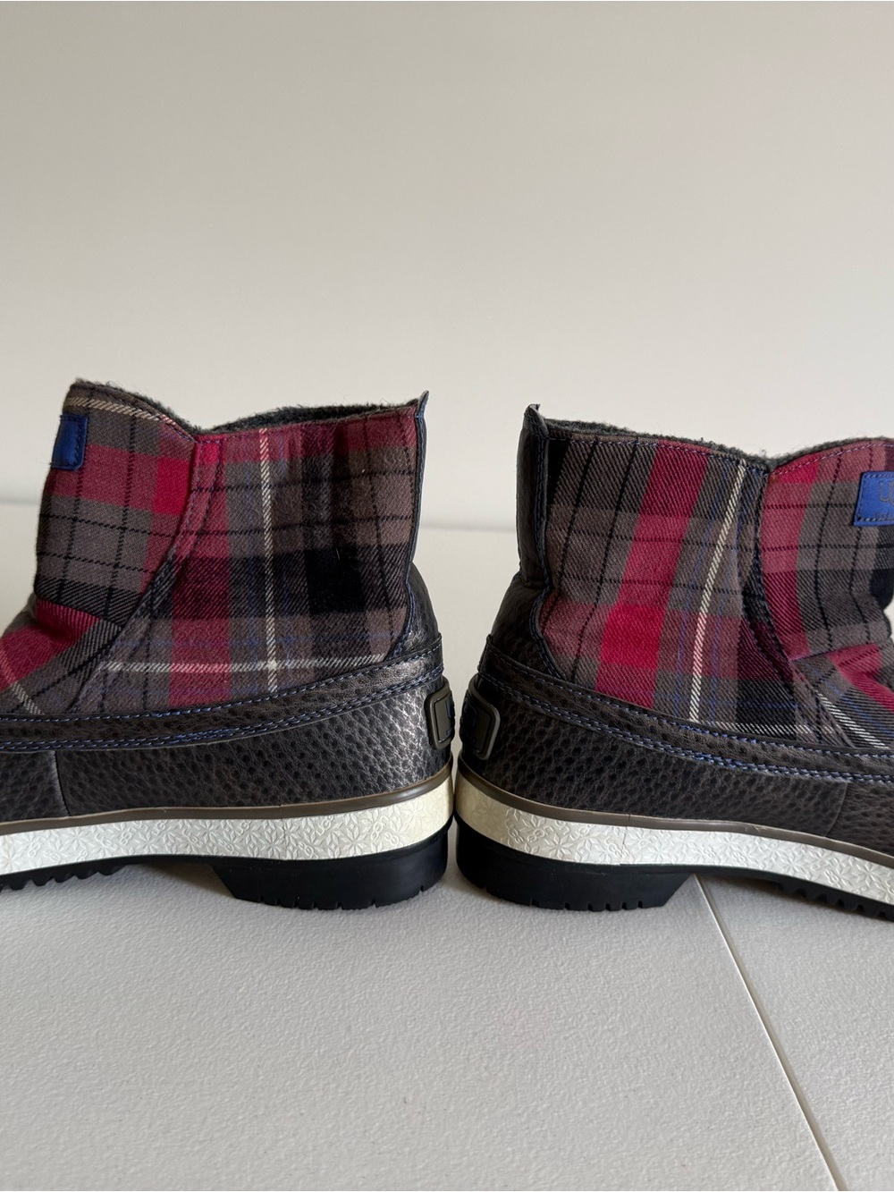 UGG Marais Plaid Waterproof Wool Lined Boots Women’s 9 1001797